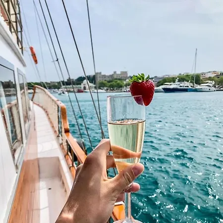 Royal Sailing Rhodes * עיר רודוס